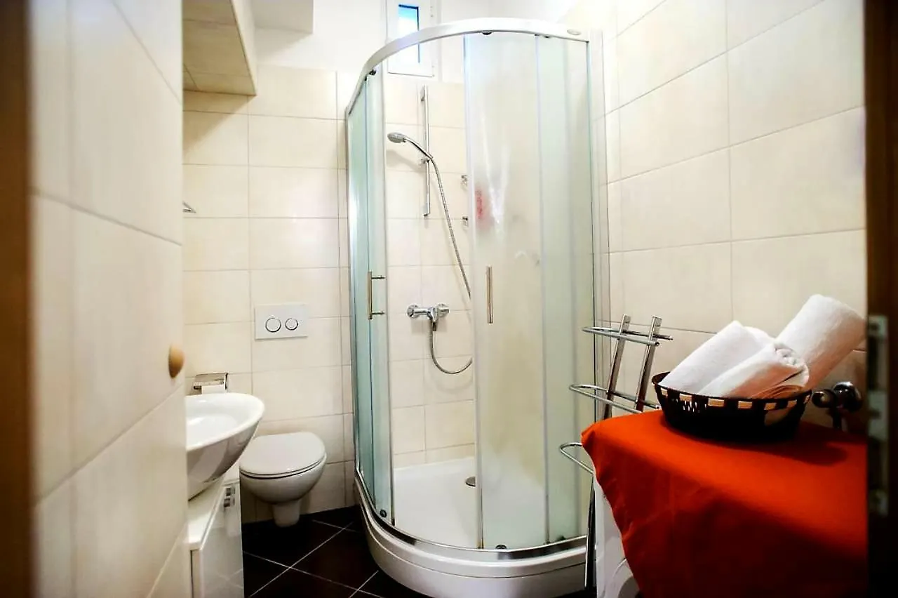 Grand Bedroom Aptm Palace Top Location 스플리트