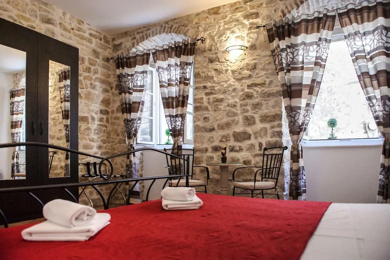 Grand Bedroom Aptm Palace Top Location Split 0*,