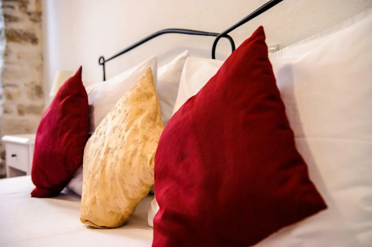 Grand Bedroom Aptm Palace Top Location 스플리트 0*,