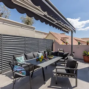 Main Square Duplex With Rooftop Terrace Apartment