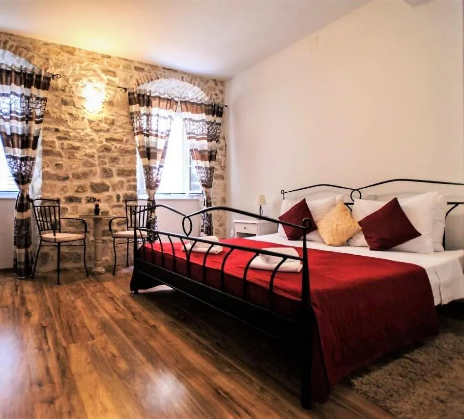 Grand Bedroom Aptm Palace Top Location Split Apartment