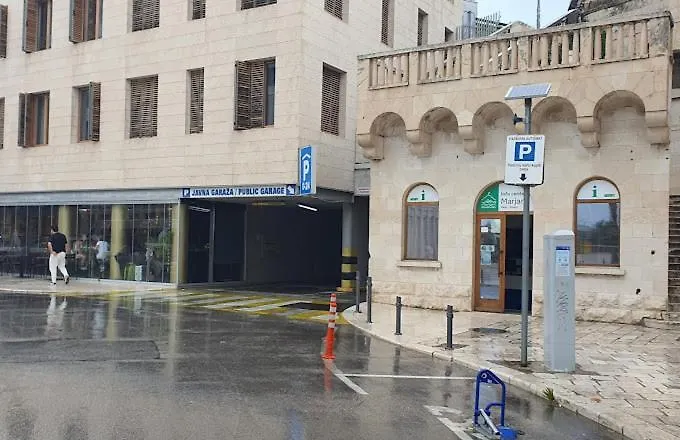 Grand Bedroom Aptm Palace Top Location Split