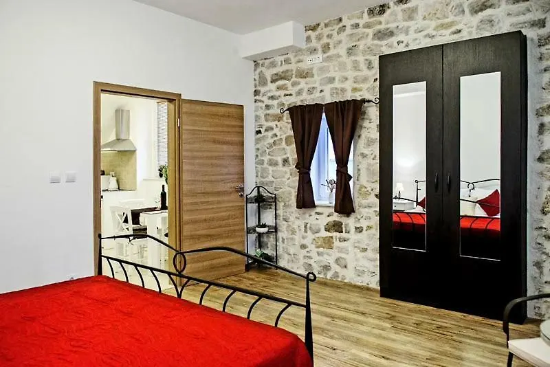 Grand Bedroom Aptm Palace Top Location Split